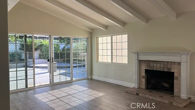 2253 E Belmont Pl — Photo 4