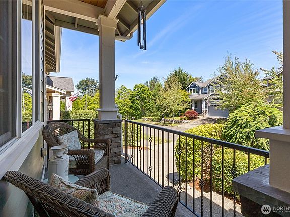 3rd image of 1922 10th Street Pl SW