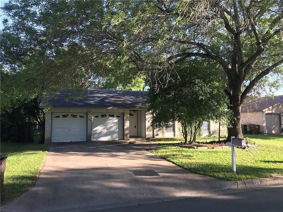 1st image of 705 Lasso Dr