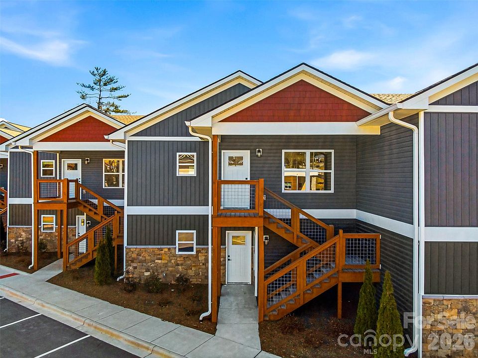 1st image of 143 Carver St #10