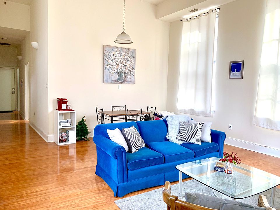 1st image of 306 New St #5