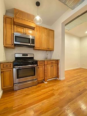 4th image of 857 Saint Johns Pl #4