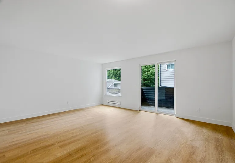10732 Stone Ave N #2 — Photo 2