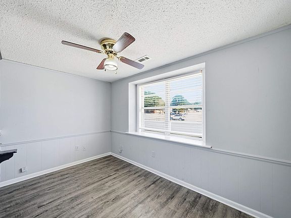4th image of 5073 Whitworth St