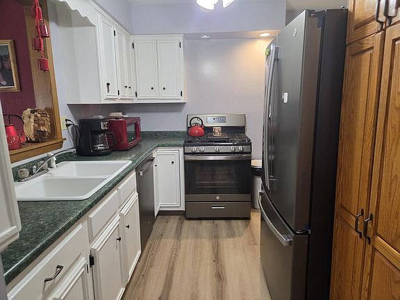 5th image of 1285 E 41st St