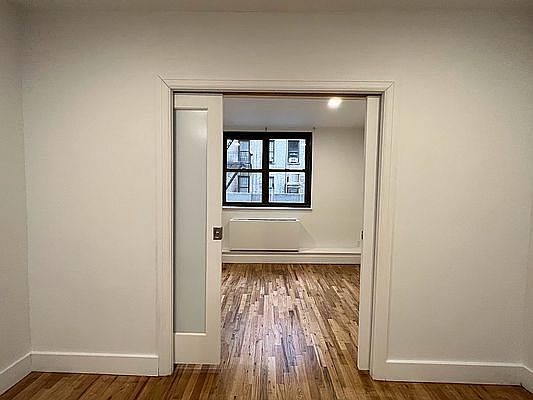 4th image of 207 E 37th St #2KF