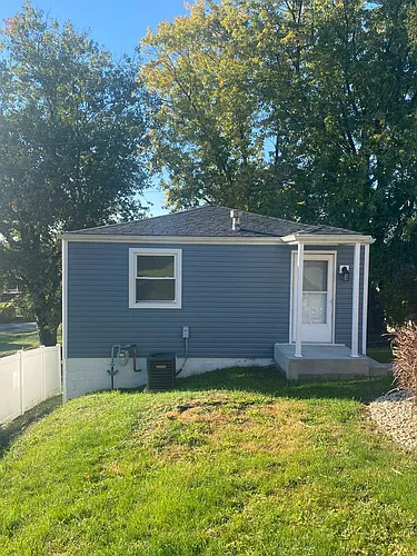 11 Franklin Rear Photo 1