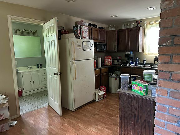 3rd image of 408 S 6th Ave