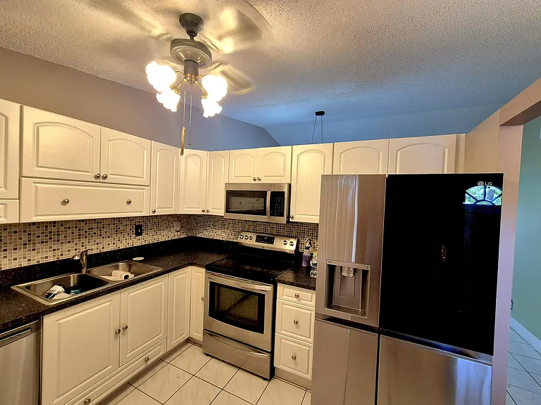 540 NW 43rd St — Photo 6