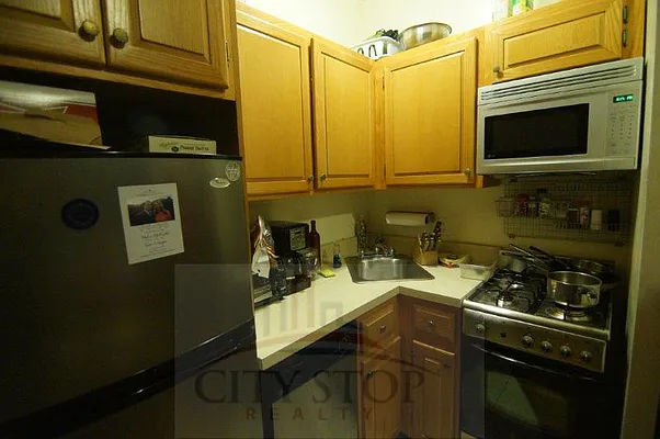 Rented by City Stop Realty | media 9