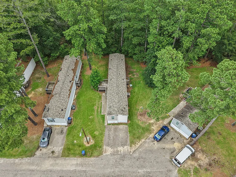 Pine Village — Photo 6