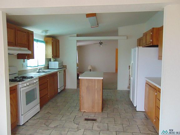 5th image of 810 Sunshine Rd SW