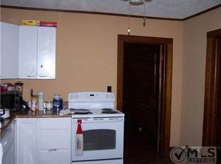 218 E Main St, Waverly, TN 37185