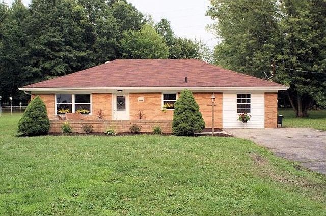 1st image of 3674 Oakwood Dr