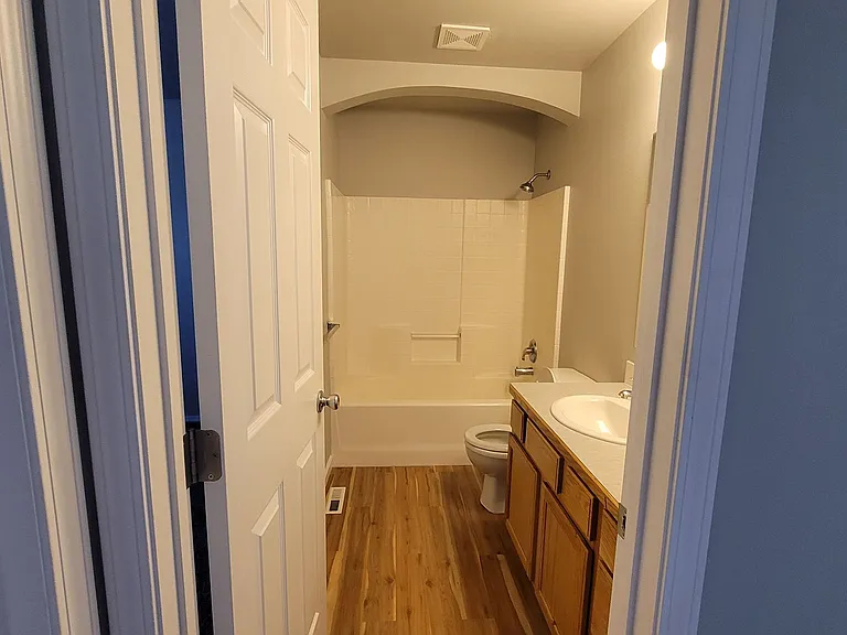 3200 Robinhood Loop — Photo 8