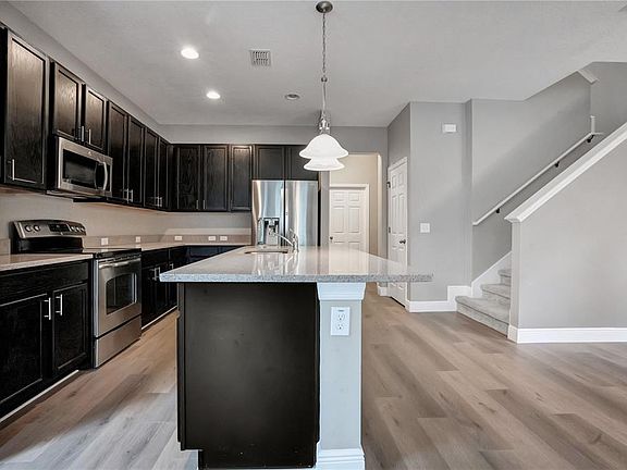 2nd image of 6867 SUNDROP STREET