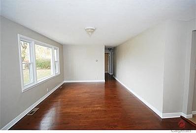 2nd image of 641 Lakeview Dr