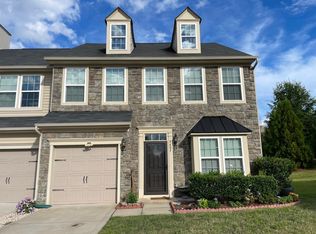 9607 Springholm Dr, Charlotte, NC 28278