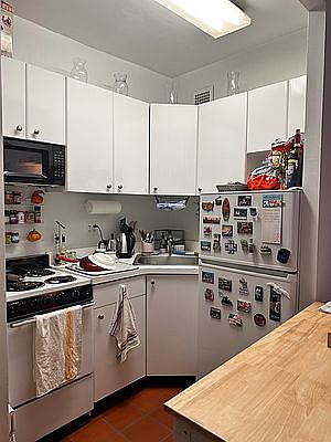 2nd image of 117 W 58th St APT 7D