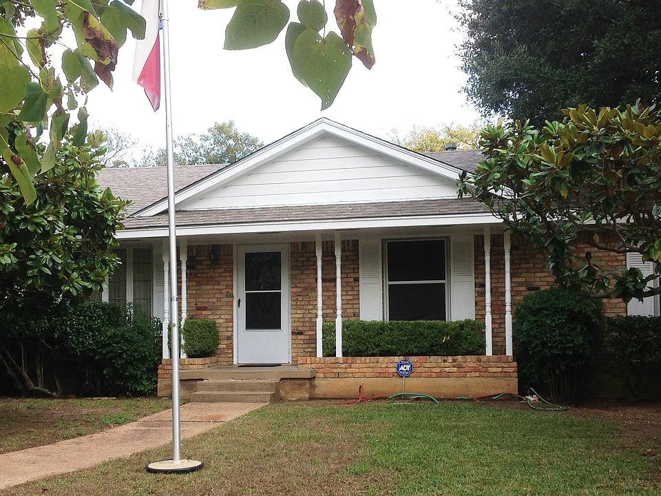1st image of 3068 Coombs Creek Dr