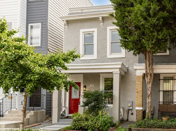 709 16th St NE, Washington, DC 20002