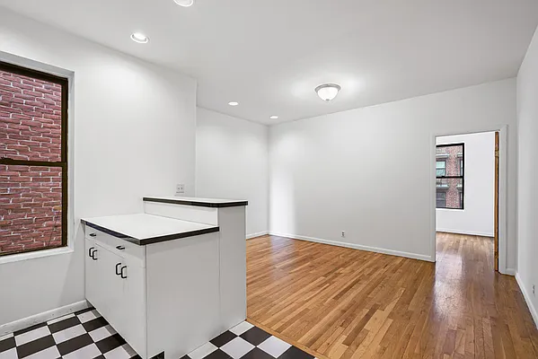 Rented by Cooper & Cooper Real Estate | media 2