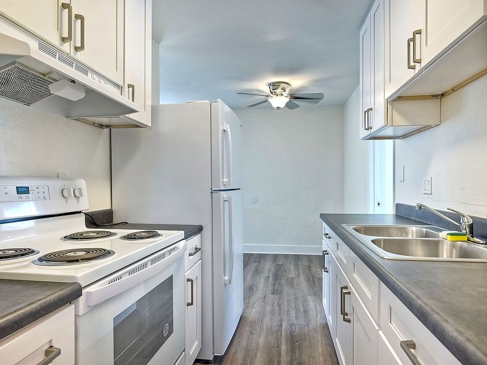 Photos are of a similar unit at the property and may not rep