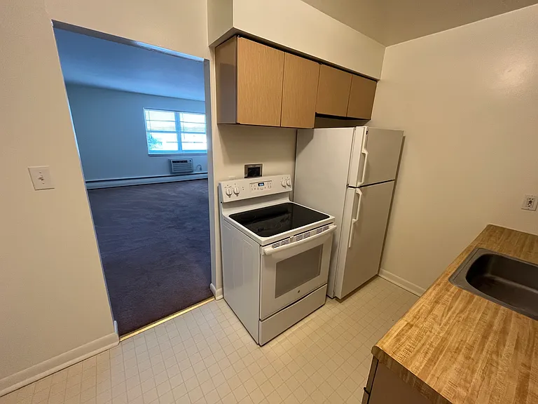 323 W Pennsylvania Ave #D — Photo 8