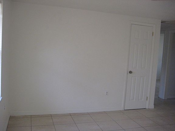 2nd image of 215 W Ann St