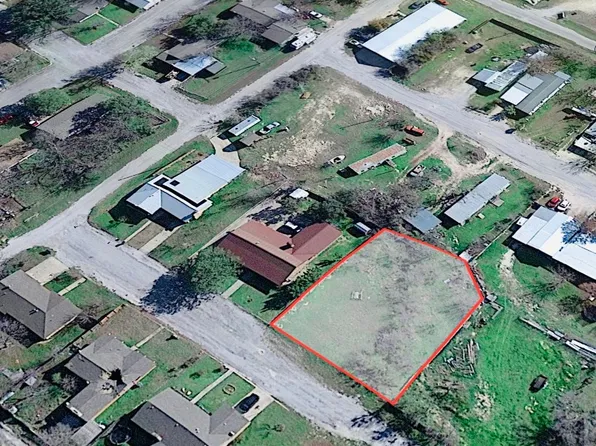 Crestview Ave, Comanche, TX 76442