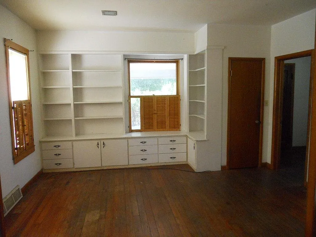 3 bed, 1316 sqft, $1,850 — Photo 2