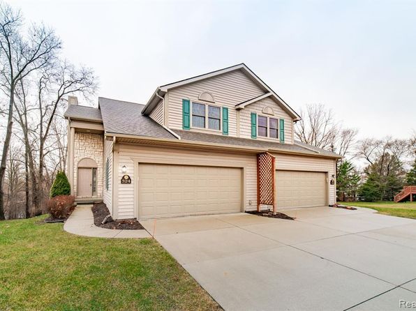 324 Stratford Ln
