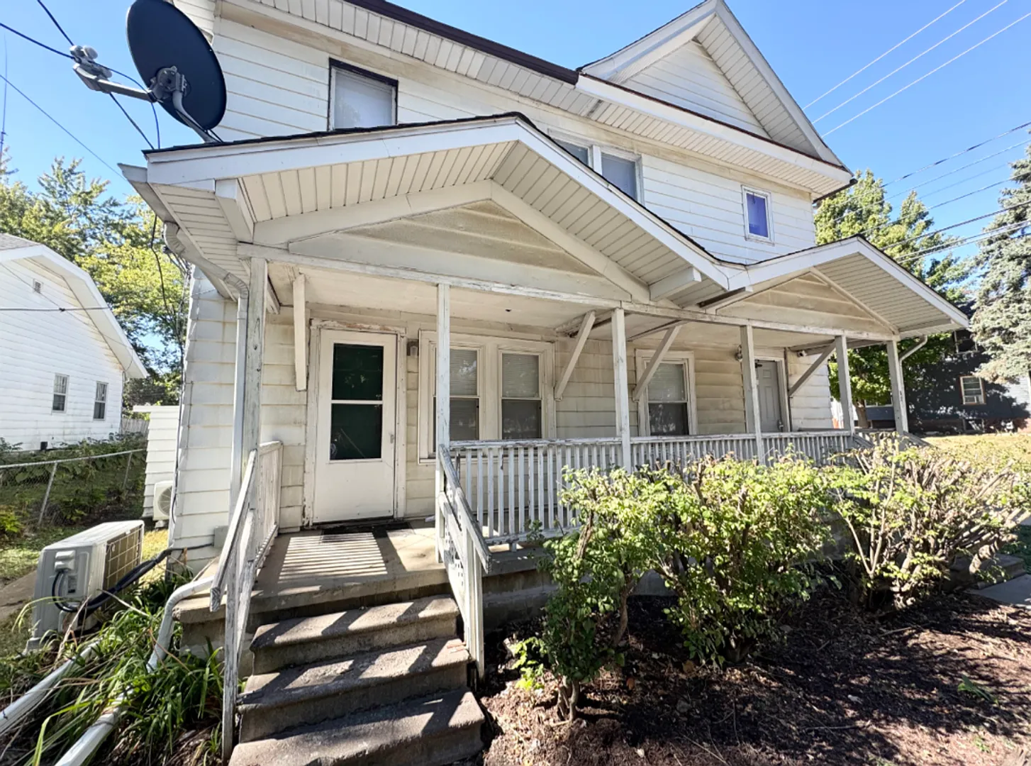 601 S. Clayton — Photo 1