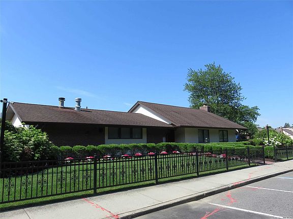 5th image of 85 Greenmeadow Dr