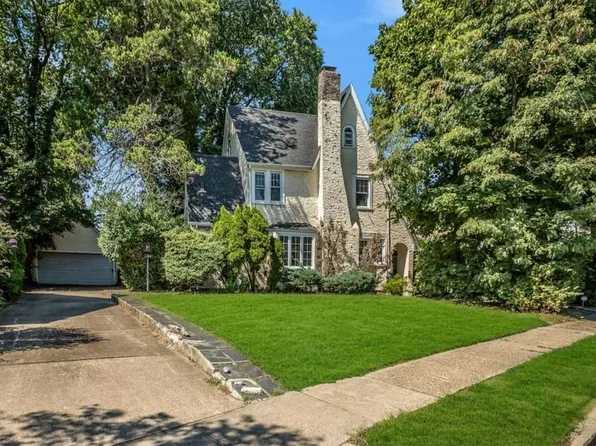 124 Stevens Ave, West Hempstead, NY 11552