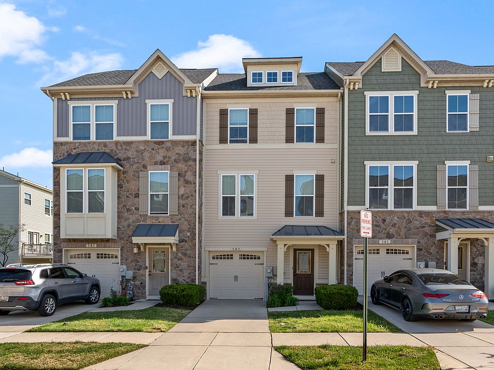 1st image of 583 Fox River Hills Way