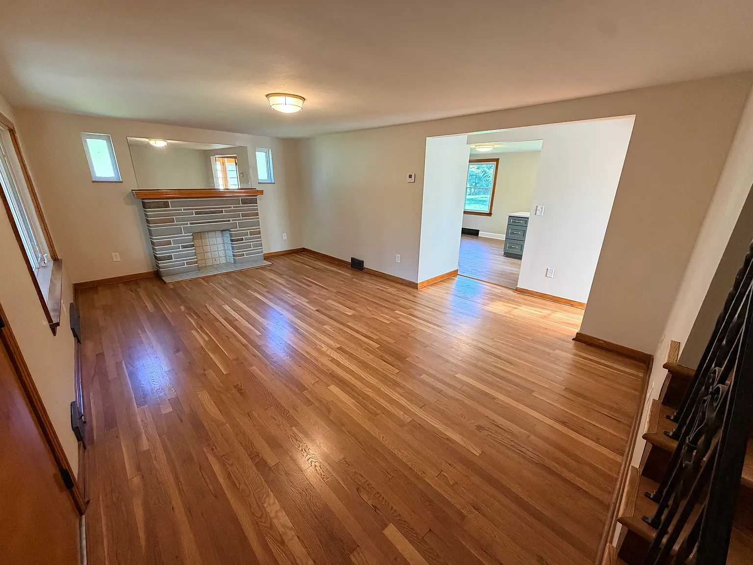 3 bed, $2,600 — Photo 2