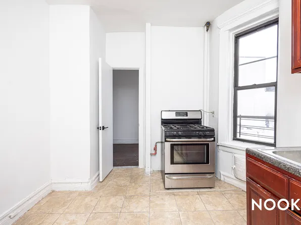 267 Clifton Place image 11 of 13