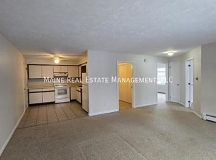 8 Hartley St APT 6, Lewiston, ME 04240