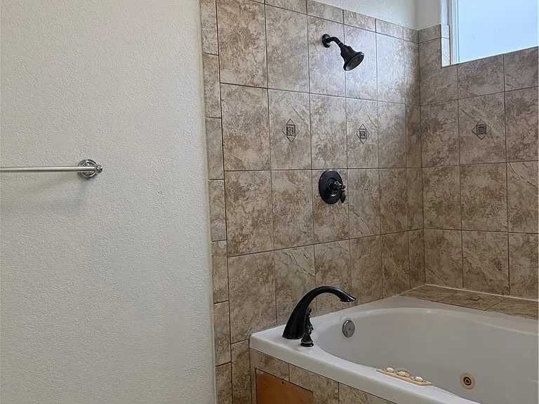 19105 Cimmaron Ct — Photo 9