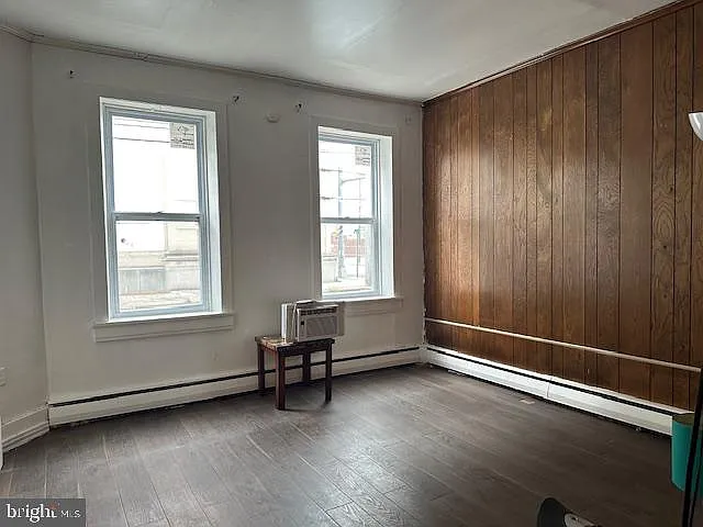 3 bed, 1.0 bath, 1578 sqft, $1,650 — Photo 2