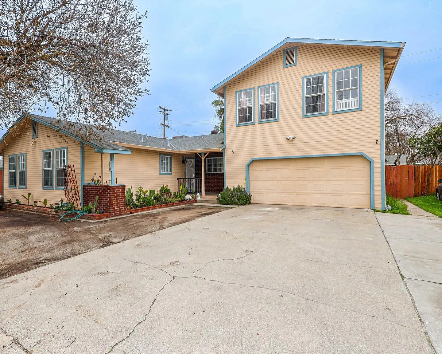 1326 Carver Rd photo 1
