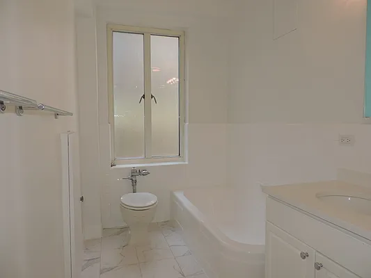 Rented by essential NEW YORK Real Estate | media 23