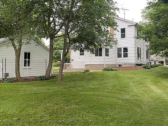 3rd image of 433 Dietz St