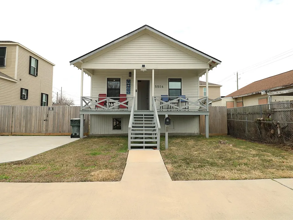 5506 Avenue Q 1/2