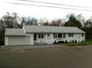 58 Newcastle Dr, Hamden, CT 06514