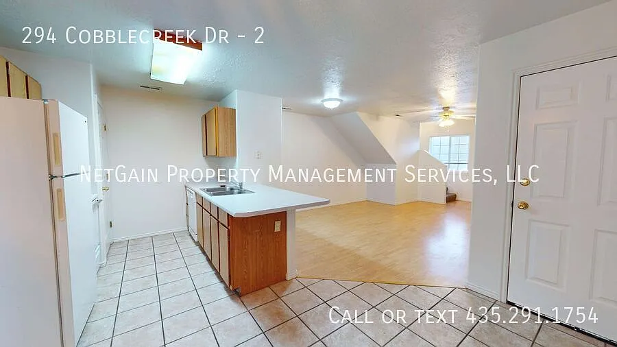 Building Photo - 294 E Cobblecreek Dr #2