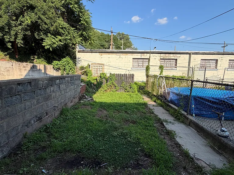 318 Jefferson St — Photo 6