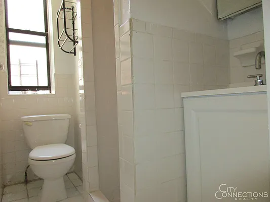 Rented by City Connections Realty | media 17