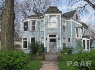 418 S 6th St, Pekin, IL